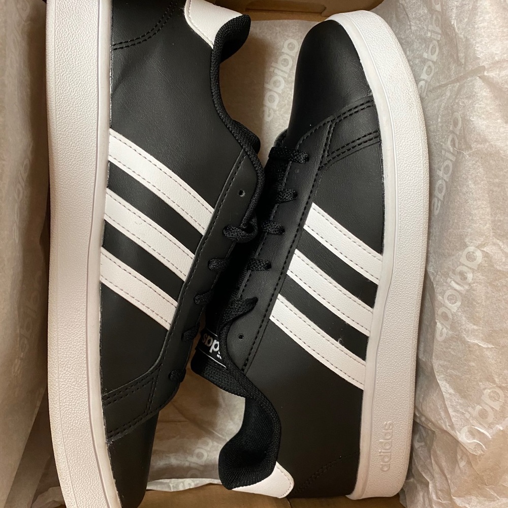 Size 6 (teen) ADIDAS